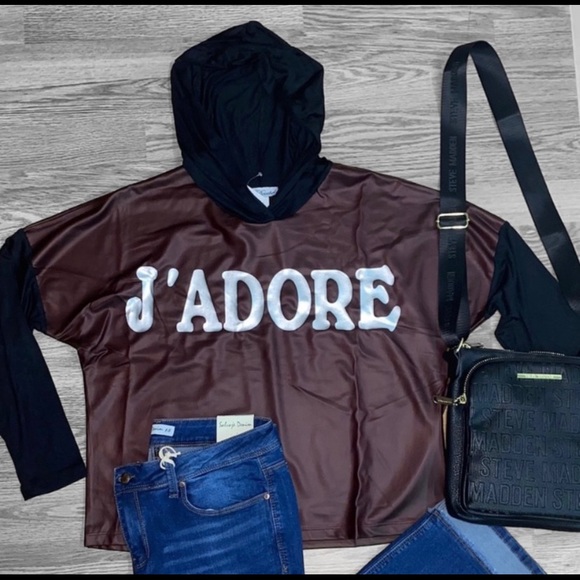 Sweaters - Medium Long sleeve faux leather sweater hoodie